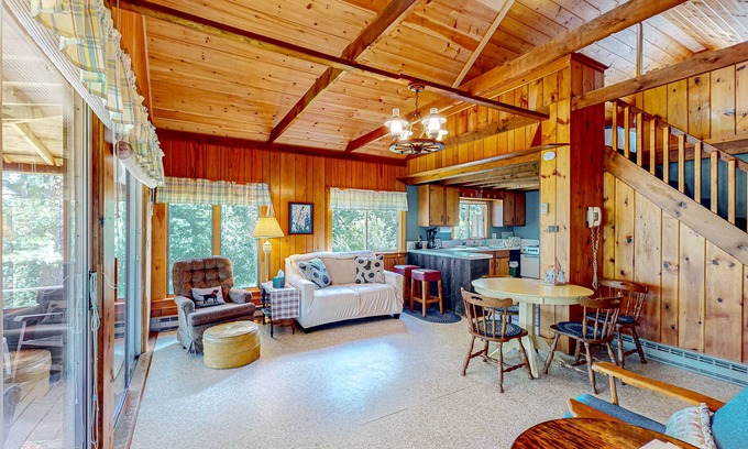 Bristol Cottage | Waterfront secluded cottage with lake access, grill, outdoor shower, & streaming