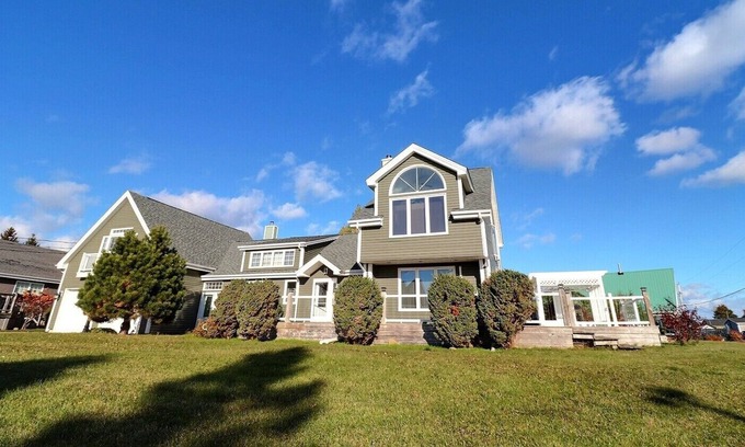 Grand-Digue House | Waterfront Shediac Bay
