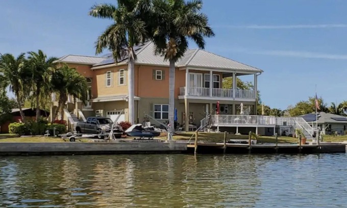 Palmetto Apartment | Waterfront Studio apartment to relax/work on Snead Island, near Bradenton, Fl