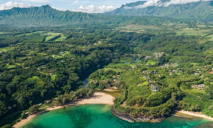Kalihiwai House | Waterman’s Paradise Beach Toys Kayak/SUP & A/C! TVR 4238