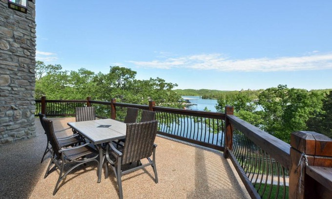 Indian Point House | WaterMill Cove Resort Lakefront Lodge By Silver Dollar City 2 POOLS Dock