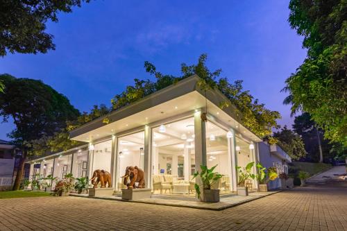 Kandy Hotel | Waters Spring