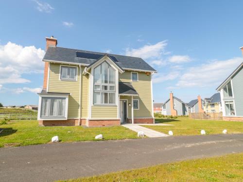 Beadnell House | Waterside