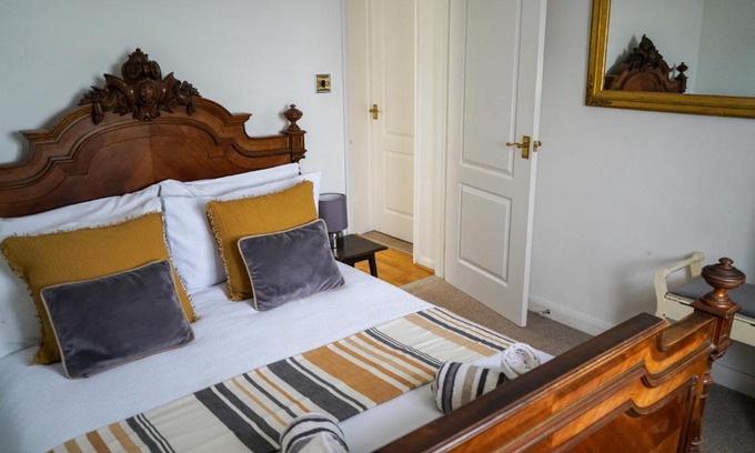Kingsbridge Apartment | Waterside Park Annex