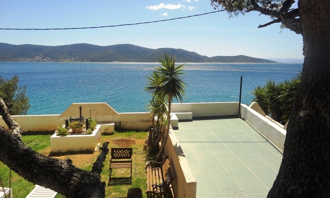 Salamis House | Wavedance Accommodation(Dionysos)