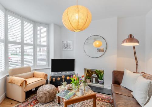 Whitstable House | Waves End - Whitstable