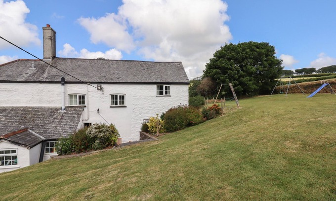 Barnstaple Cottage | WAYTOWN COTTAGE, family friendly, with a garden in Barnstaple