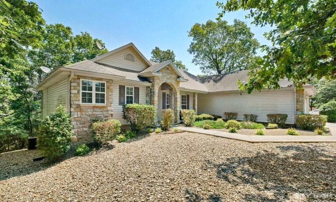 Bella Vista House | WE 3 KINGS near golf, trails, lakes, and more!