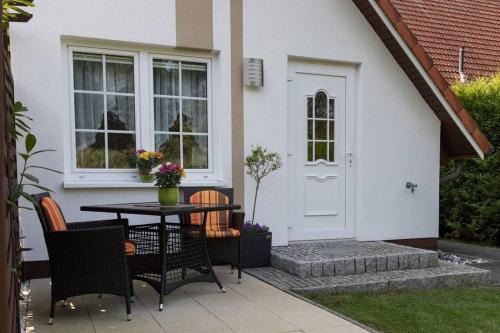 Kloster Apartment | Weide - gemütliches Ferienhaus am Anger in Kloster, Insel Hiddensee