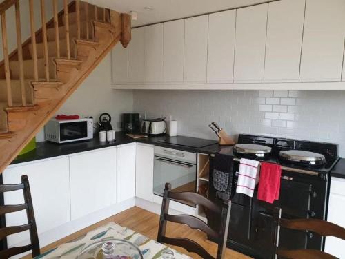 Crynant House | Welcome Cottage