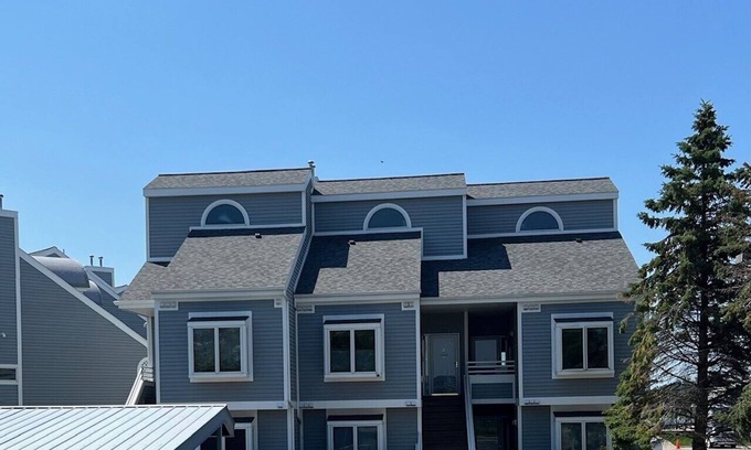 Spring Lake Condo | "Welcome Home" to this Wonderful 3 Bedroom Condo in Beautiful Spring Lake, MI