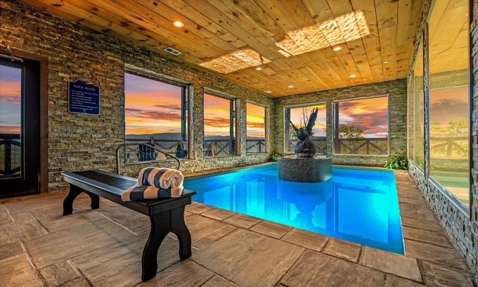 Gatlinburg - Pigeon Forge Cabin | Welcome to Eagle Summit National Park Lodge. Luxury Pool Cabin!