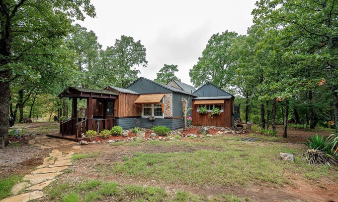 Tishomingo Cottage | Welcome to Enchanted Rock Retreat – Your Soulful Sanctuary!