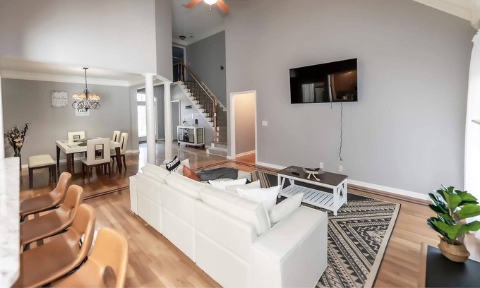 Fern Creek House | Welcome to Love & Fun!5bedr &4 bath, Pet allowed, Entertainment for adults &kids