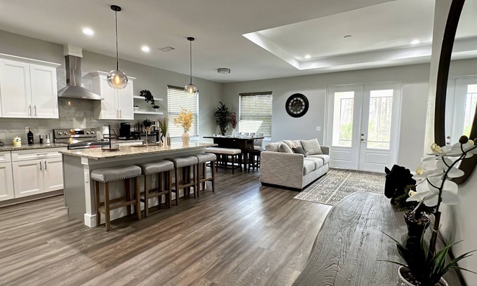 North Port House | Welcome to the Beautiful Pool House of North Port!