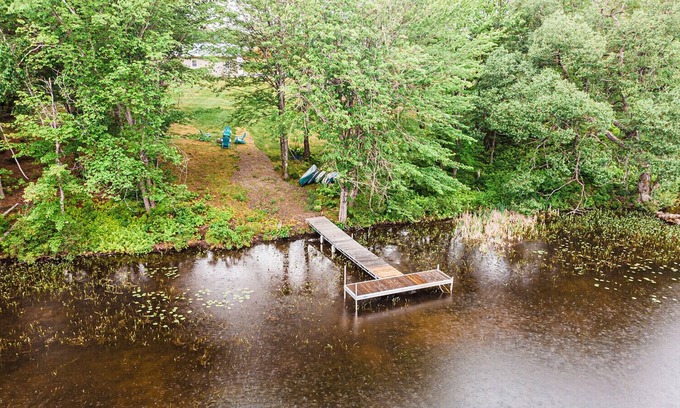 Belgrade House | Welcome to the Heron! A luxury escape nestled on beautiful Belgrade Stream ๐๏ธ๐ถ