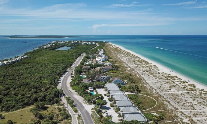 Boca Grande House | Welcome to Turquoise Turtle! 3/3 Beachfront Town Home!