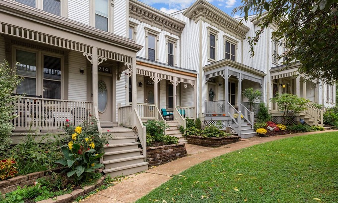 Lafayette Square House | Welcoming Lafayette Square Home | JZ Vacation Rentals