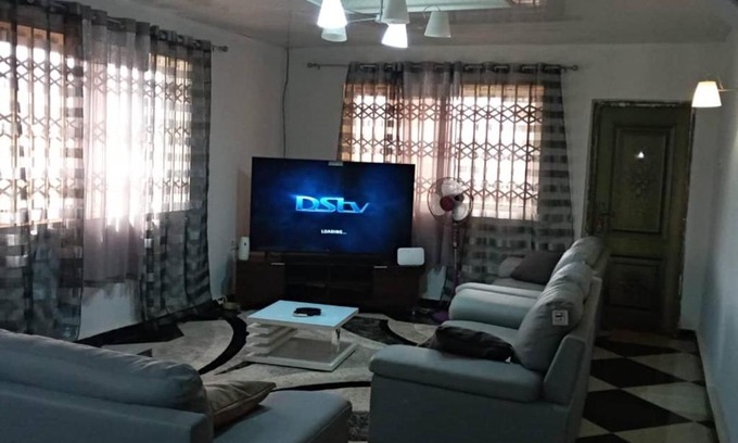 Freetown Apartment | Well presented apartment with 2 master bedrooms.