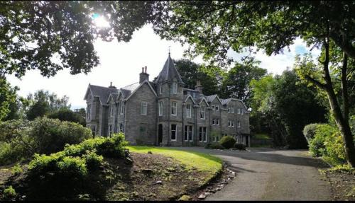 Pitlochry House | Wellwood Manor