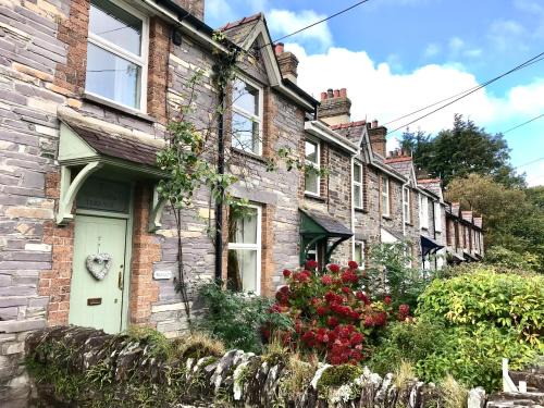 Caernarfon House | Wenallt