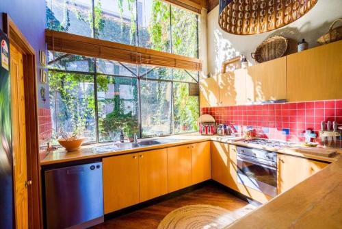 Fremantle Apartment | West End Warehouse Historical Opposite Beach