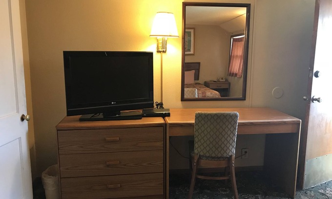 Freeport Hotel | West Motel