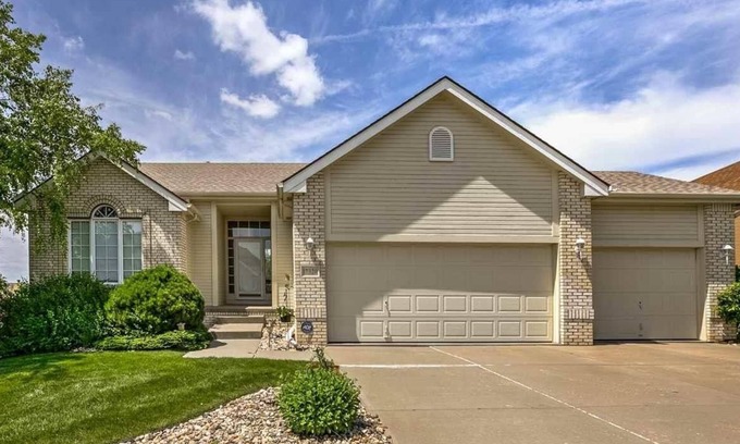 West Omaha House | West Omaha 4 BR 3000 Sq. Ft. Ranch Perfect For The Entire Family!