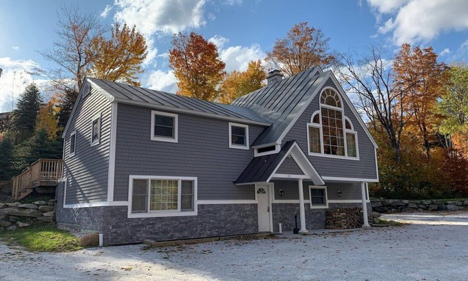 Killington Ski Chalet | West Park Chalet at Killington: Great for Groups! Hot tub, games, discounted ski rentals.