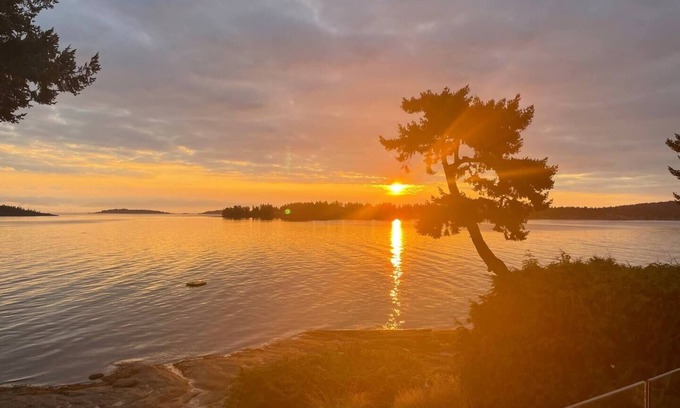 Regional District of Nanaimo Condo | Westcoast paradise beside the seann