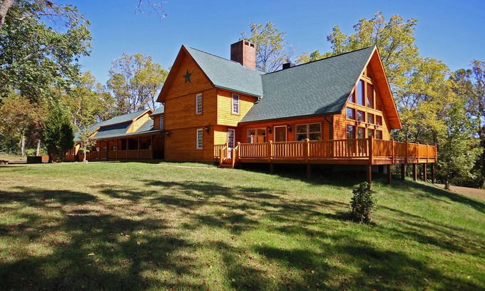 Carbon Hill Cabin | Western Lodge - Huge, w/Heated Pool, Hocking Hills
