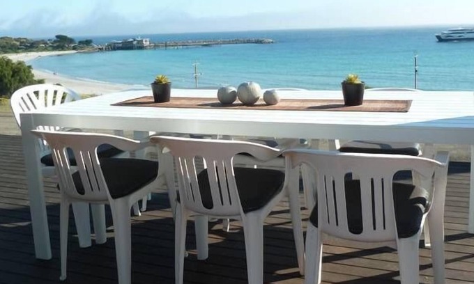 Penneshaw House | Western's Rest, Penneshaw, exceptional position, views and amenities, free wifi