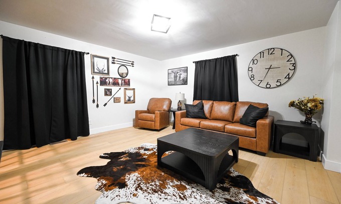 Liberty Apartment | Western-Themed Suite with Full Bath & Kitchenette – Cozy, Rustic Getaway!