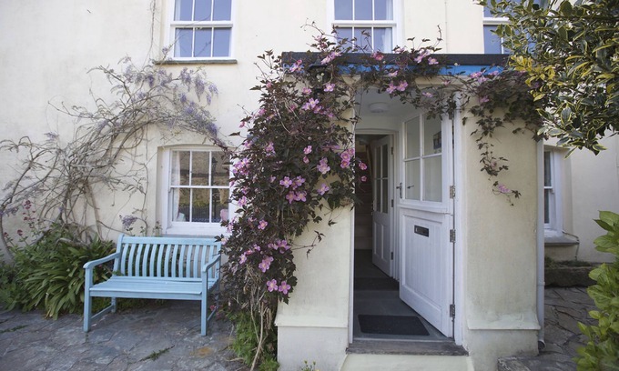 St. Mawes Cottage | Westover Cottage is a delightful and deceptively spacious retreat