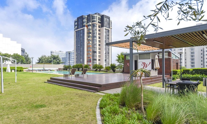 Sandown Apartment | Westpoint 64