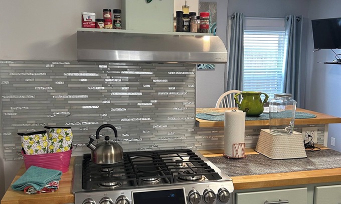 Westport House | Westport!! 2 bedroom with AC, 2 queen beds, 1 sleeper sofa full kitchen.Location