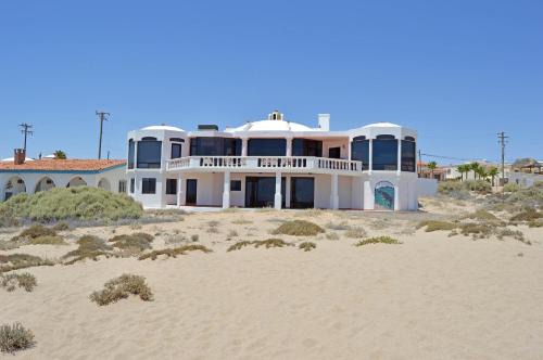 Las Conchas House | Whale of a Tale
