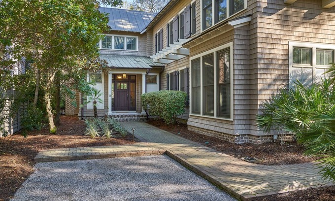Palmetto Bluff House | When Only The Best Will Do! Spectacular Wilson Village Home Includes Bikes