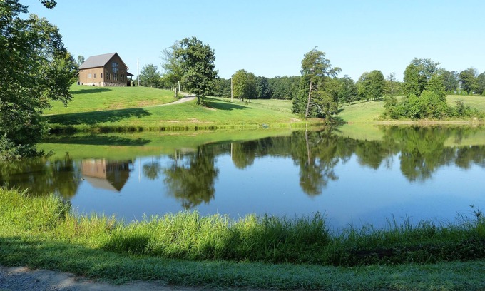 Mount Airy Cabin | Whippoorwill Cabin - Charming Cabin in Mt. Airy NC