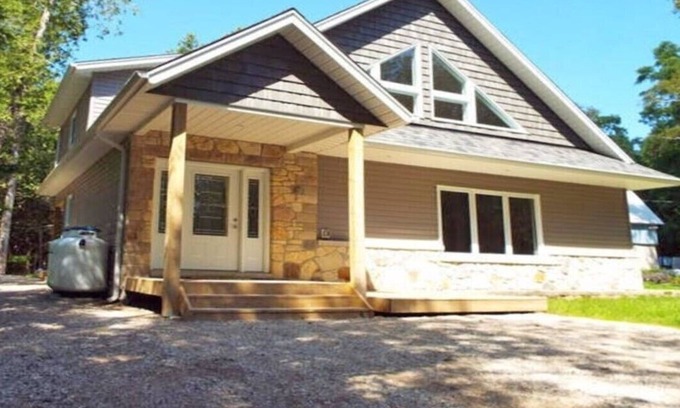 Lion's Head House | Whippoorwill Cottage
