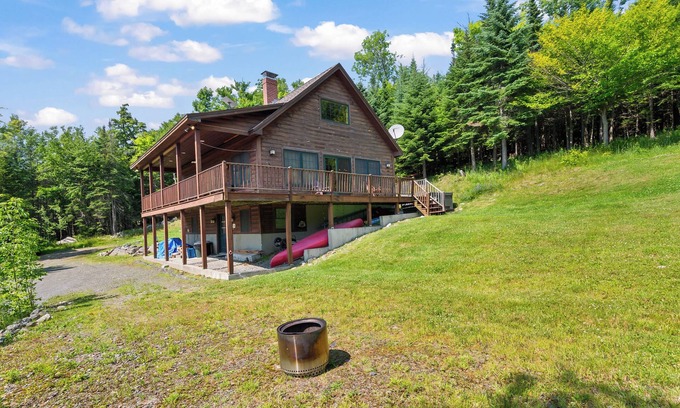 Rangeley House | Whippoorwill - Wooded location, hot tub, close to downtown Oquossoc