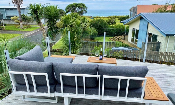 Whiritoa House | Whiritoa Beach House - heaven in the Coromandel Peninsula, for you and your dog.