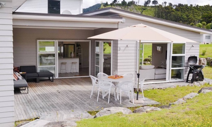 Whiritoa House | Whiritoa Family Beach Retreat With Wifi/AC great for kids & families