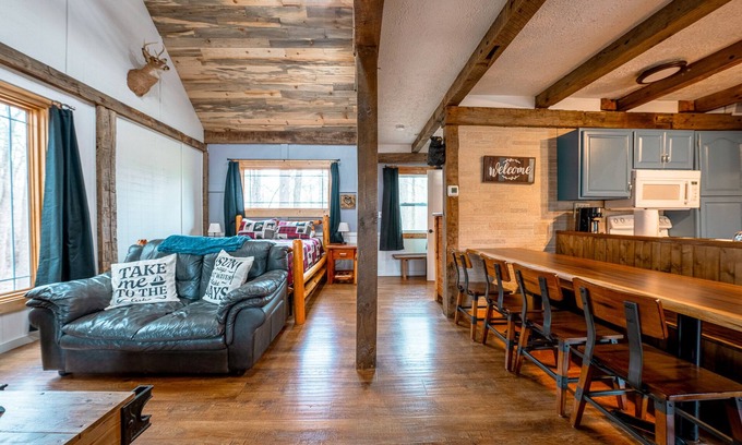 Schnellville House | Whispering Pines Cabin at Patoka Lake