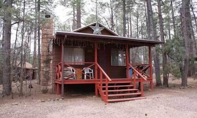 Pinetop Cabin | Whispering Pines Resort- Cabin #4