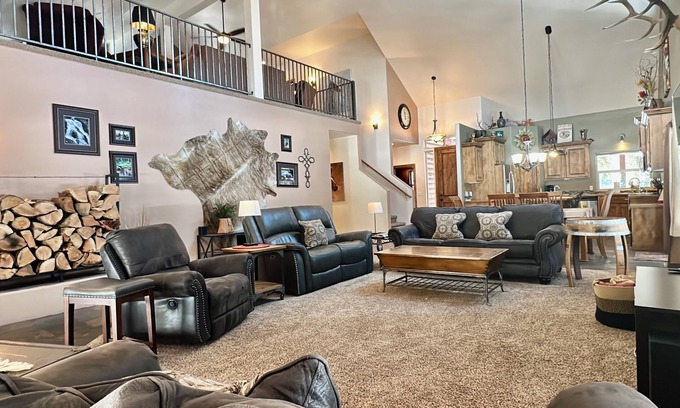 McCall House | Whispering Pines Retreat, Private Spa/Rec Trailers allowed, Whispering Pines Retreat