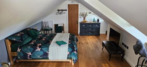 Leicester Apartment | White Cottage Loft