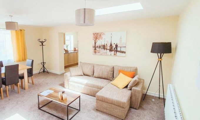 Stroud Apartment | White Jasmine in Stroud by Golden Valley