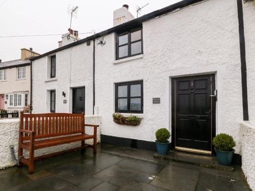 Brynsiencyn House | White Lilac Cottage
