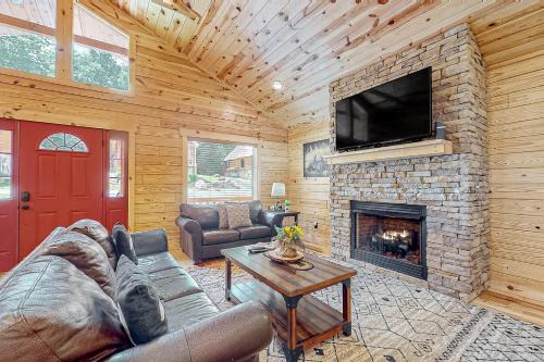 White Oak Lodge House | White Oak Haven